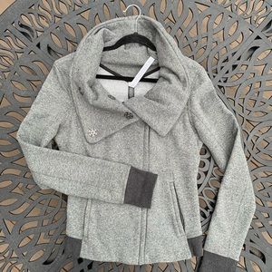 Women’s Lululemon jacket size 10